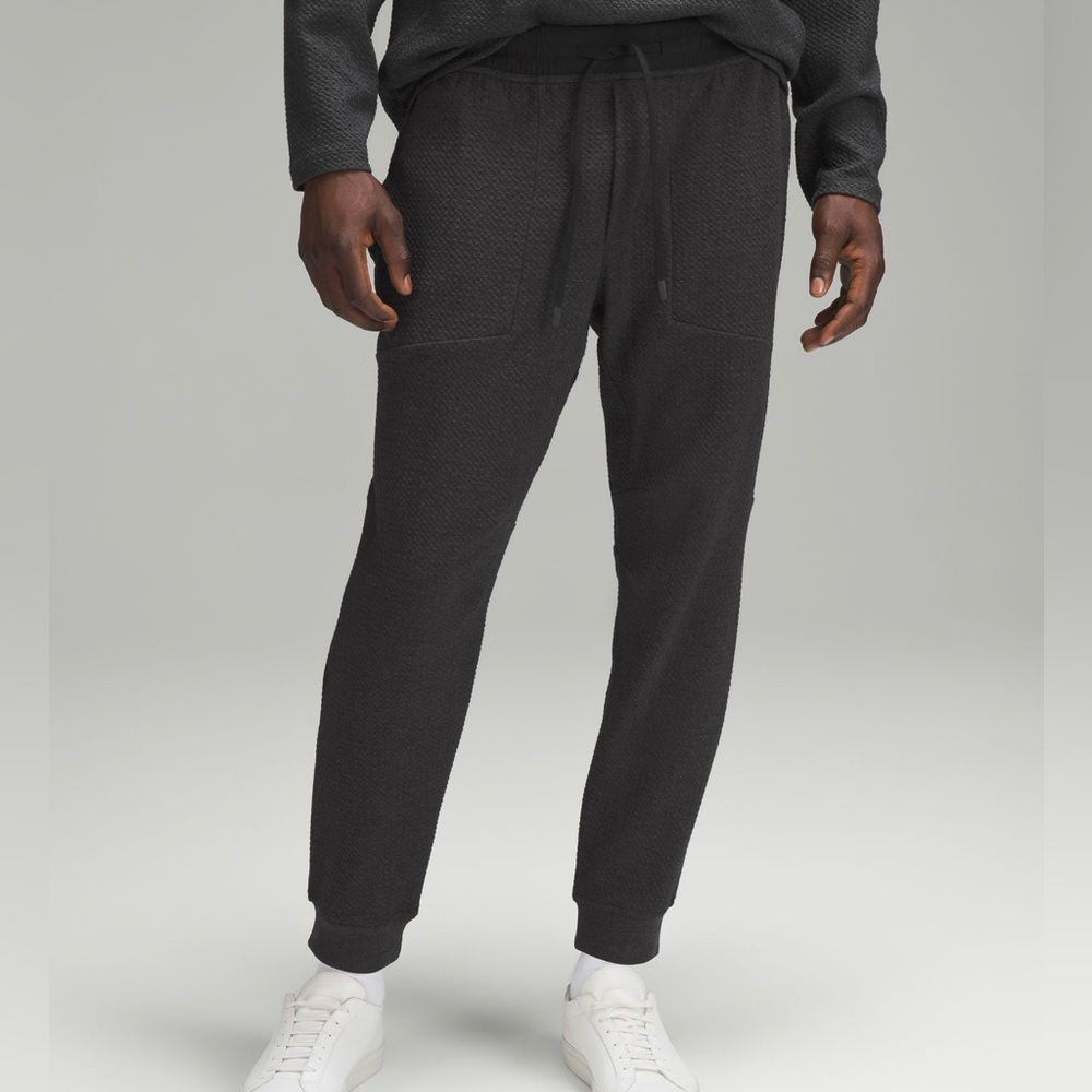 New Men’s Lululemon At Ease Jogger Heathered Black Medium